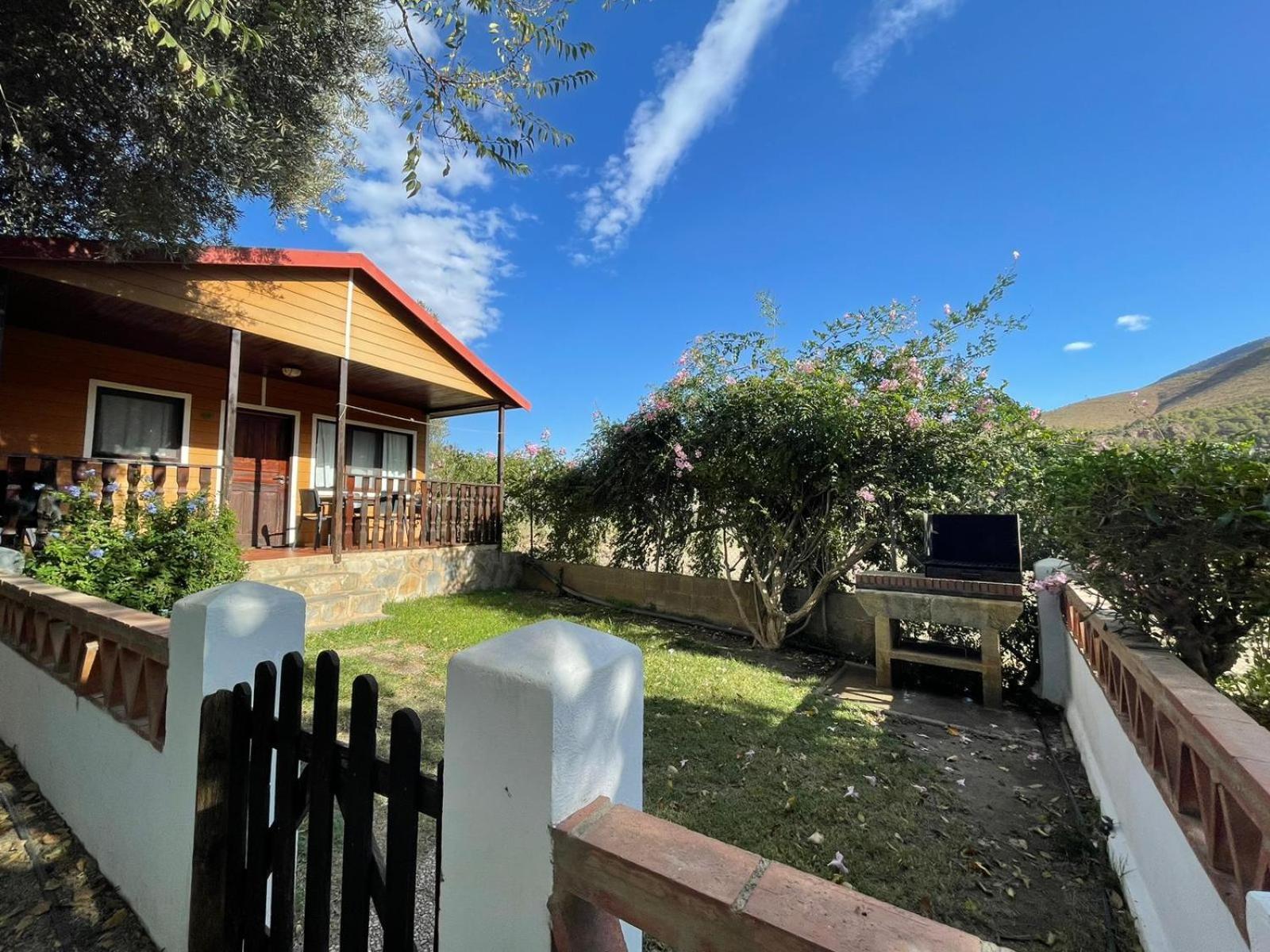 Camping Orgiva Luaran gambar